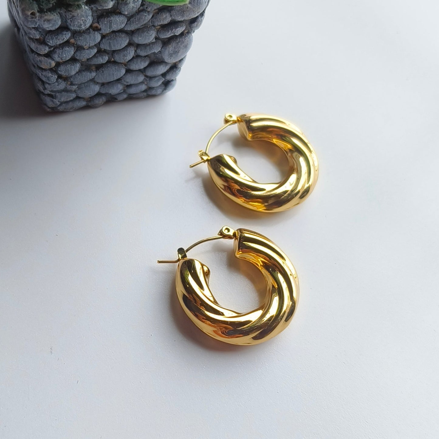 Elevate your style with our Be Friend Earrings that blend timeless elegance with modern sophistication. Crafted with meticulous attention to detail, these earrings are designed to be more than just accessories—they're a statement of refined taste.