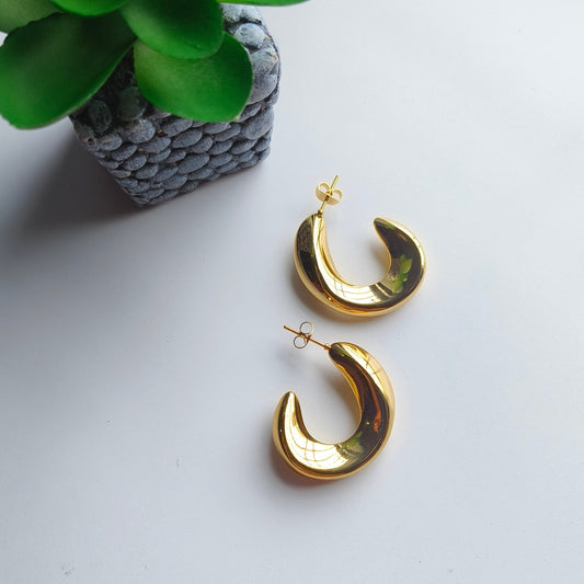 Elevate your style with our Travel Buddy Earrings that blend timeless elegance with modern sophistication. Crafted with meticulous attention to detail, these earrings are designed to be more than just accessories—they're a statement of refined taste.