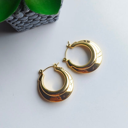 Elevate your style with our Bold Mood Earrings that blend timeless elegance with modern sophistication. Crafted with meticulous attention to detail, these earrings are designed to be more than just accessories—they're a statement of refined taste.